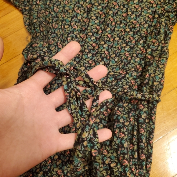 Laura Ashley floral dress. V neck. 3/4 sleeves. Black, green, pink. Size 6. - Picture 7 of 14